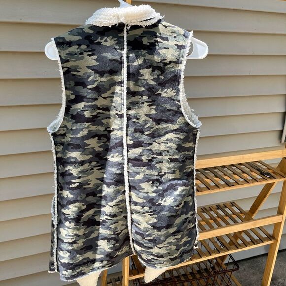 LULAROE Camo Warm Vest - Picture 2 of 6